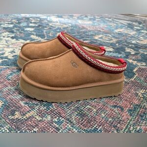 UGG Tazz - size 8